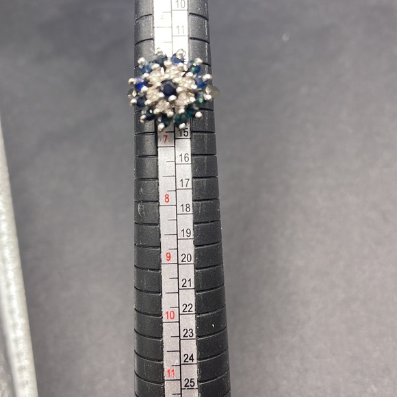 Vintage Diamond & Blue Sapphire Ring - Picture 3 of 6